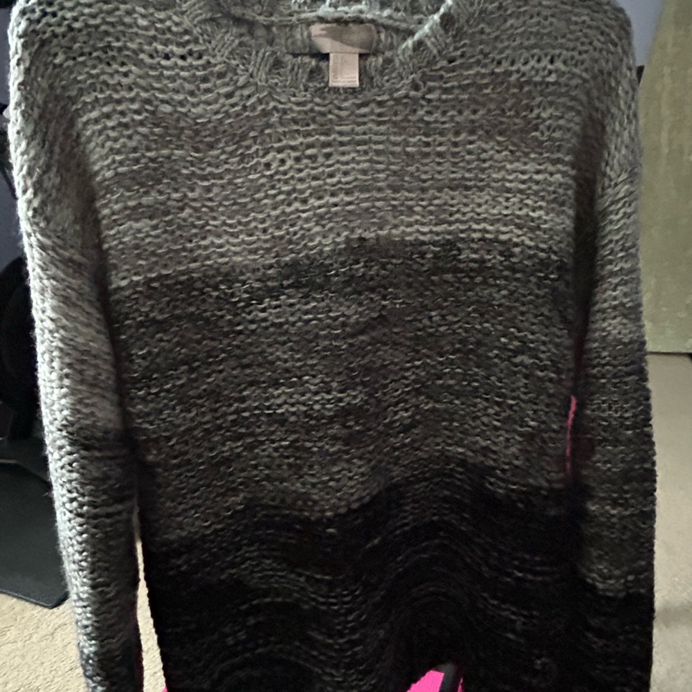 Forever 21 Gray and Black Crew Neck Sweaters